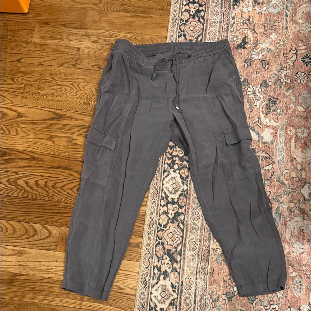 Old Navy Charcoal Cargo Pants for Women
